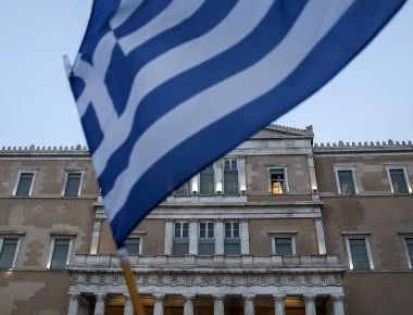 Guardian: «Αποτυχία η διάσωση της Ελλάδας- Πρόκειται για μια ιστορία ανικανότητας»